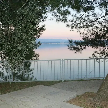 Holiday Home Policnik/Zadar Riviera 35314 度假居