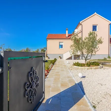 度假居 Holiday Home Policnik/Zadar Riviera 35314 Policnik